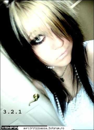 ^^^Pics with emo^^^ - i u l i i. - About emo