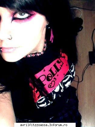 ^^^Pics with emo^^^ - *Freaky* - About emo