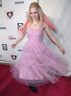 Poze cu Avril - Avril1012 - About Avril Lavigne