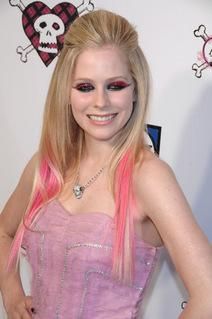 Poze cu Avril - Avril1012 - About Avril Lavigne