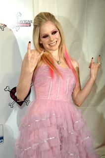 Poze cu Avril - Avril1012 - About Avril Lavigne