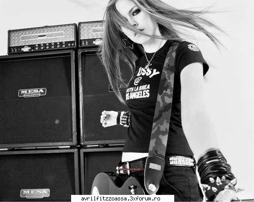 Poze cu Avril - Avril1012 - About Avril Lavigne